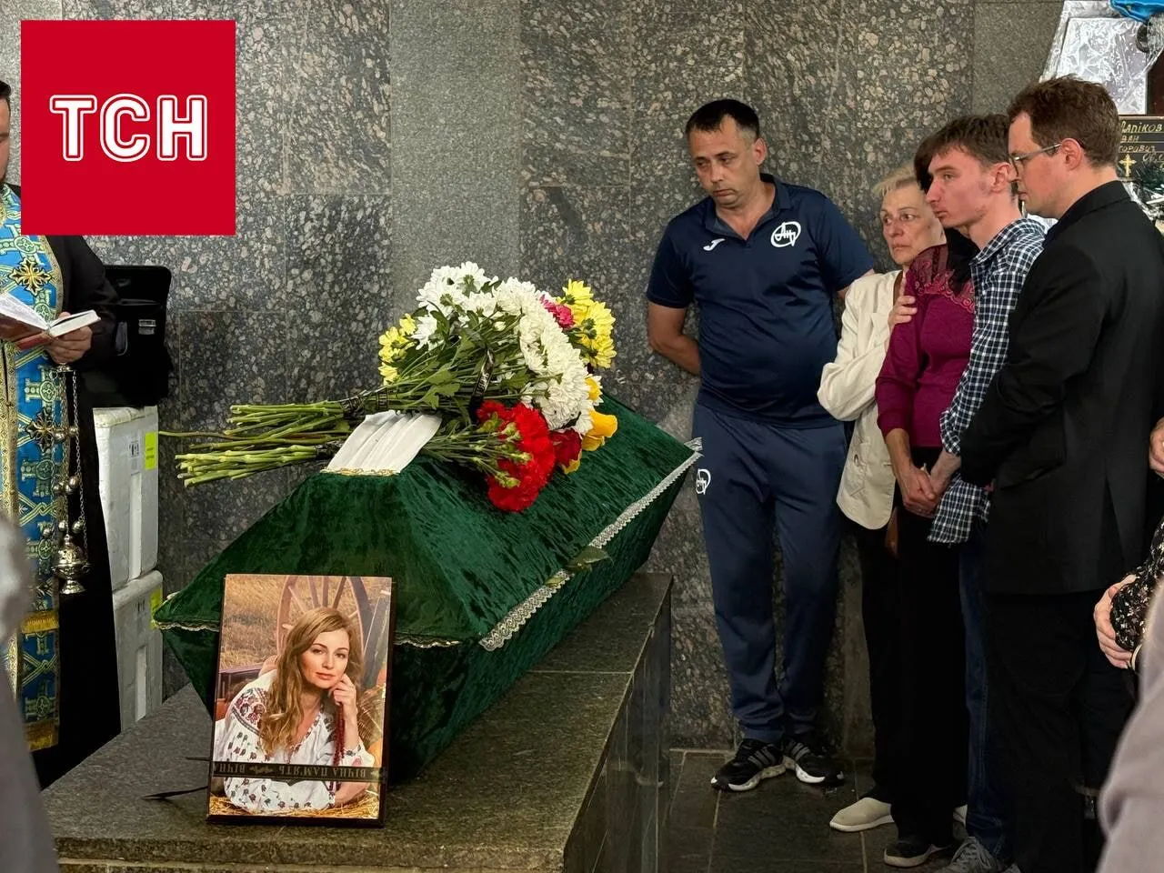 В Киеве попрощались с воспитательницей детсада, которую 5 июня убил водитель Mercedes. Фото