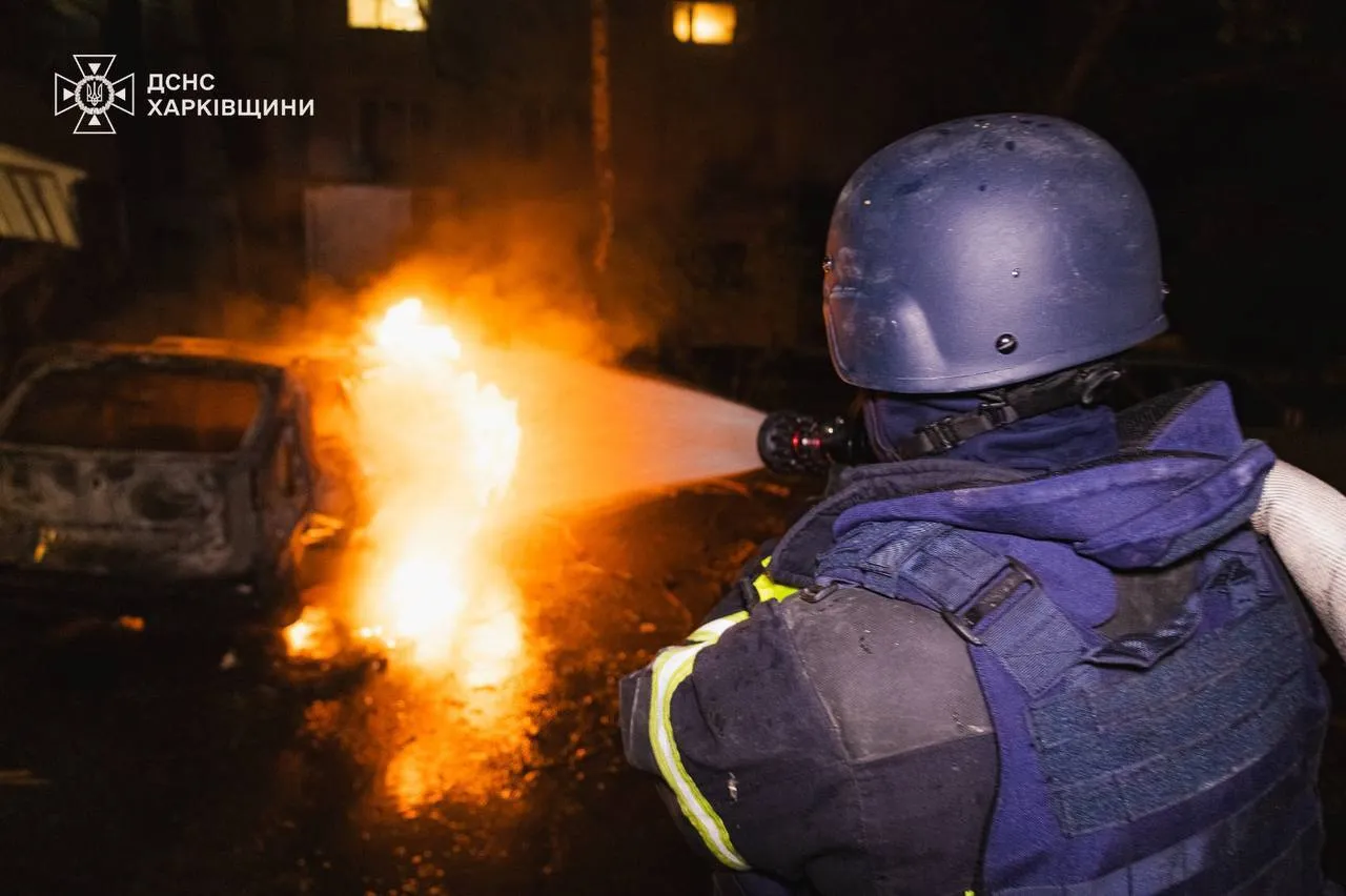 Харків був під масованою атакою російських дронів: є влучання в багатоповерхівку, 15 людей постраждали. Фото