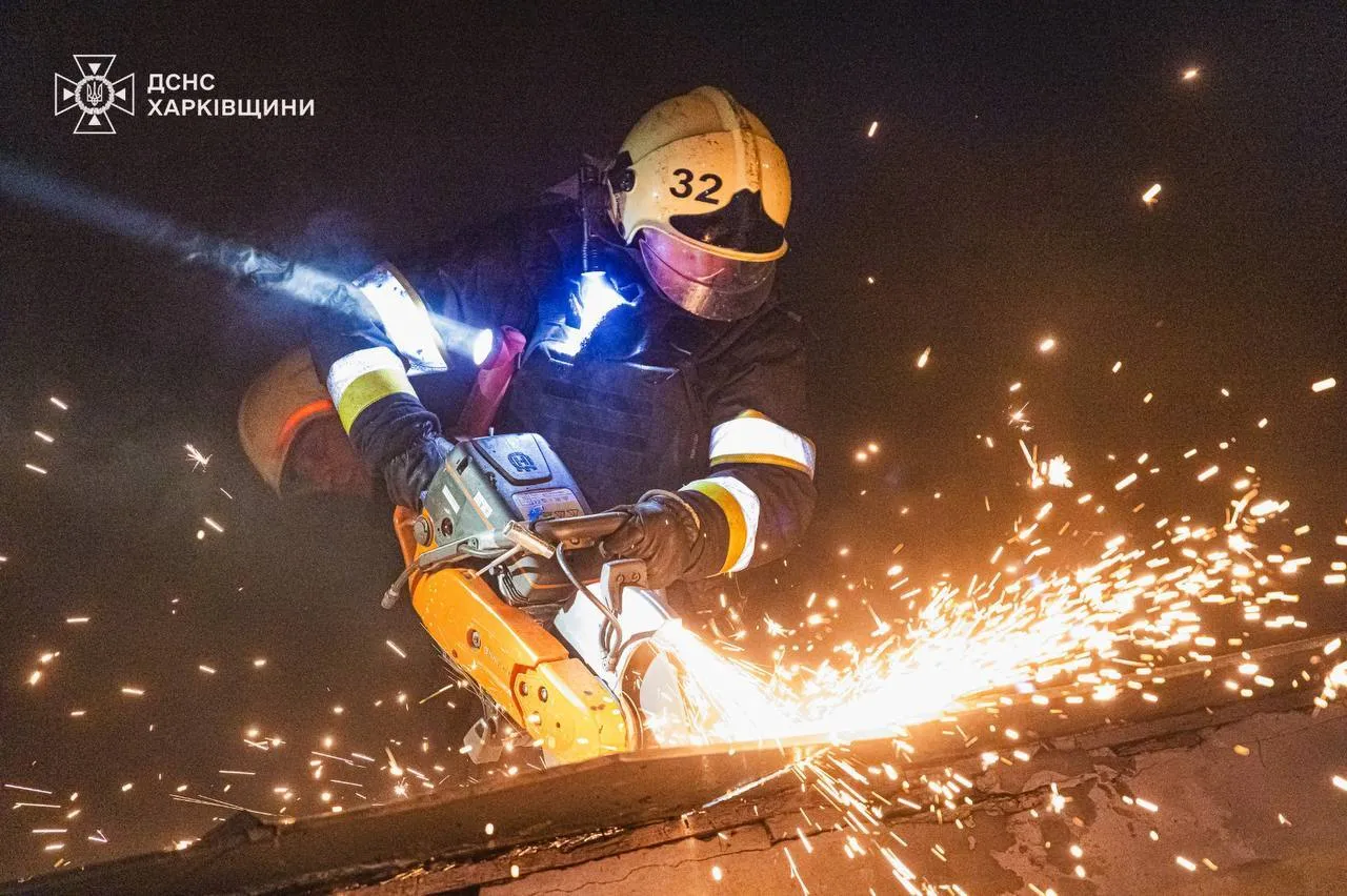 Харків був під масованою атакою російських дронів: є влучання в багатоповерхівку, 15 людей постраждали. Фото