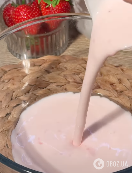 Клубничное "Битое стекло": делимся рецептом самого вкусного и легкого летнего десерта