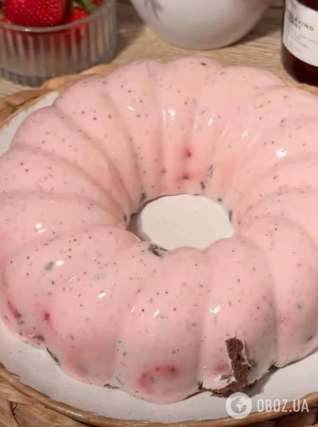Клубничное "Битое стекло": делимся рецептом самого вкусного и легкого летнего десерта