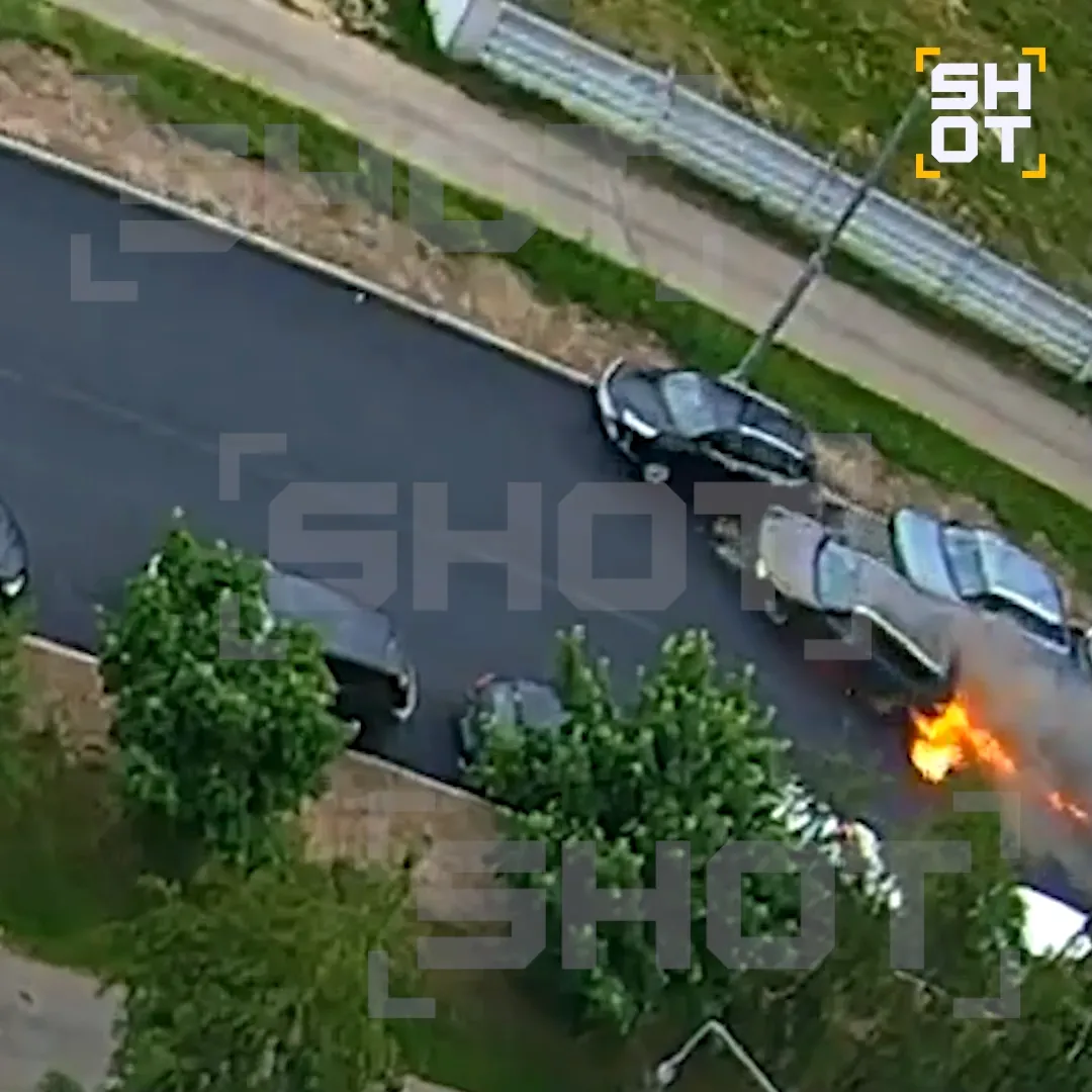 У підмосковній Балашисі підірвали авто в кварталі для військових: водій загинув, момент вибуху потрапив на відео