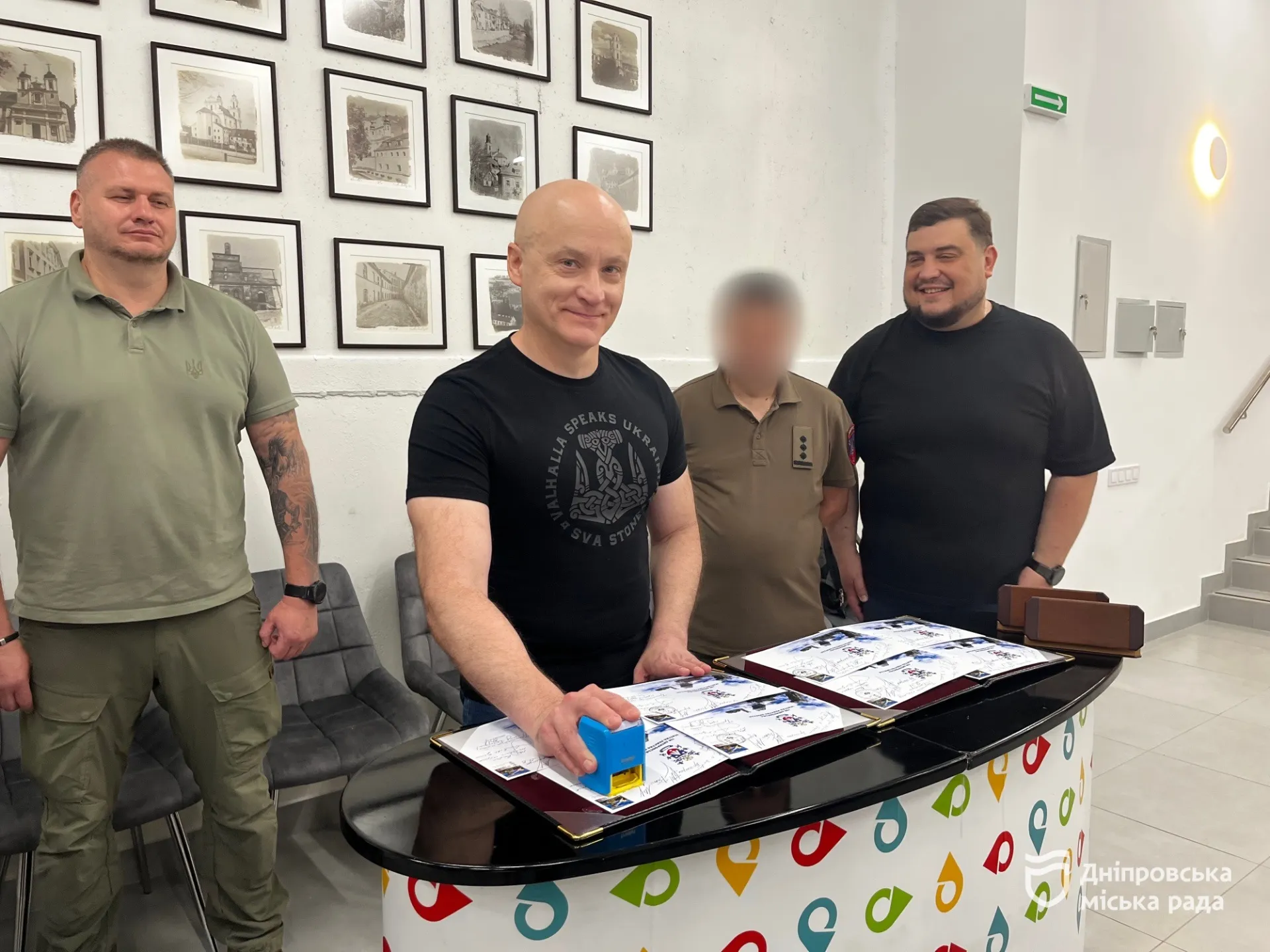 В Днепре к годовщине создания 138-й зенитной ракетной бригады выпустили уникальную почтовую марку