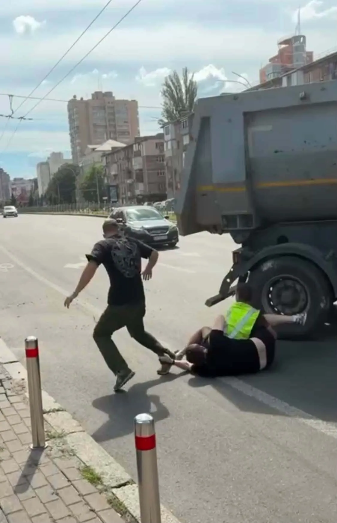 В Киеве «титушки» избили активиста