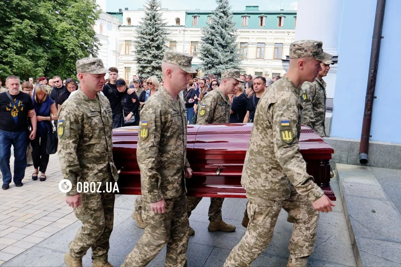В Киеве прощаются с медиадеятелем и воином Иваном Трембовецким.