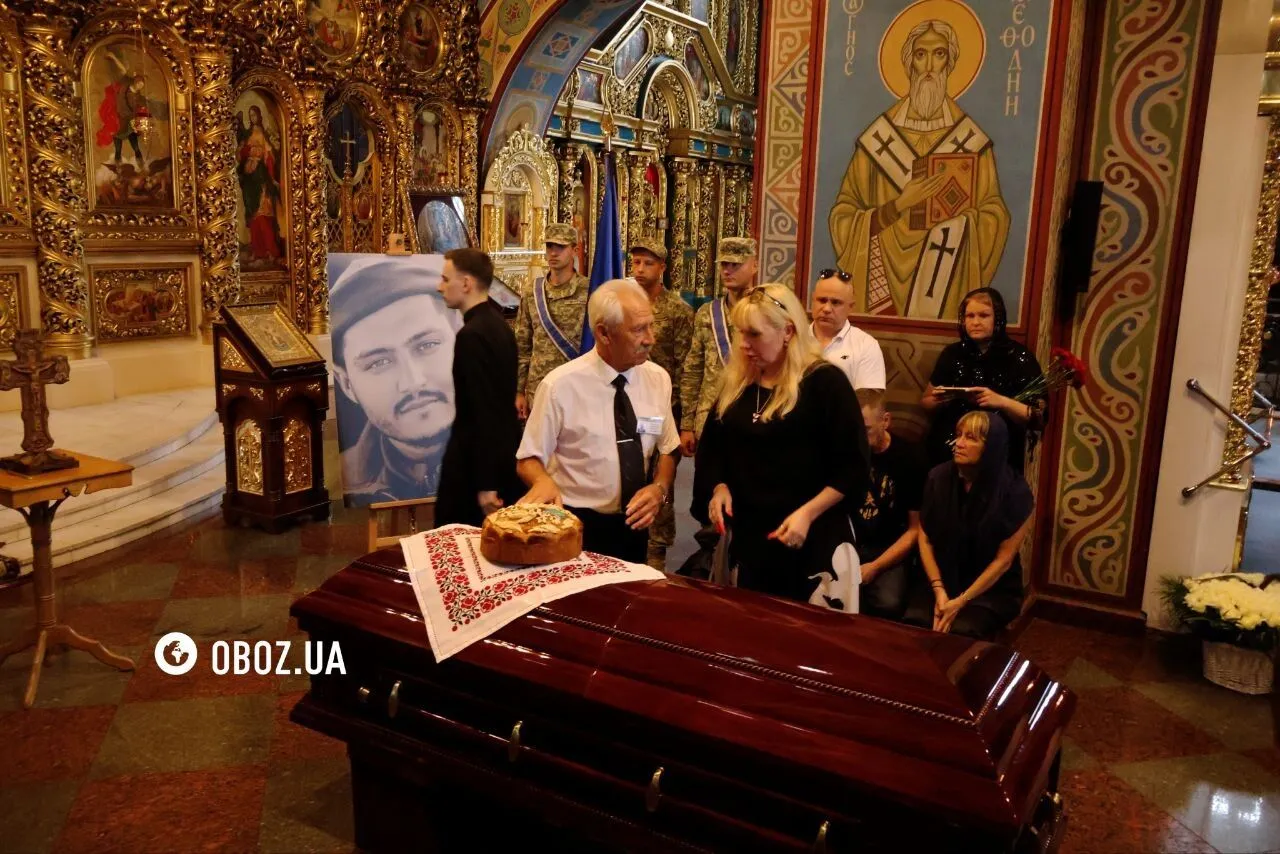 Церемония прощания состоялась в Михайловском соборе Киева.