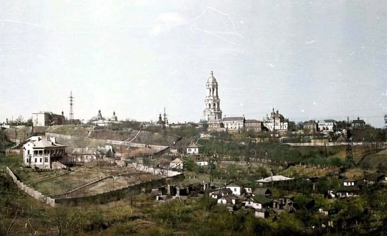 1960-ті. Тут зараз Співоче поле.