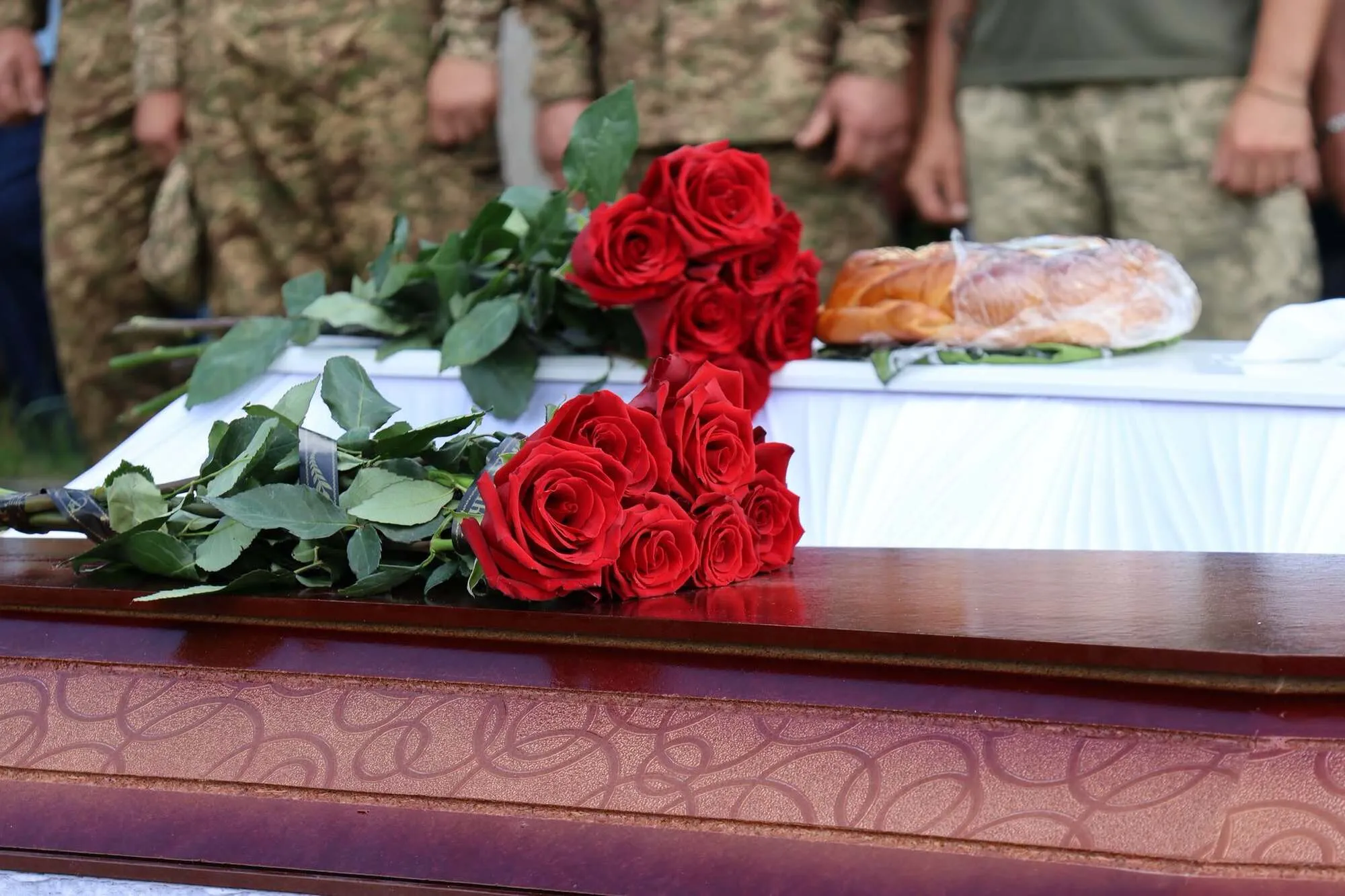 У Лохвицькій громаді попрощалися з Богданом та Діаною, яких у Києві вбила російська ракета