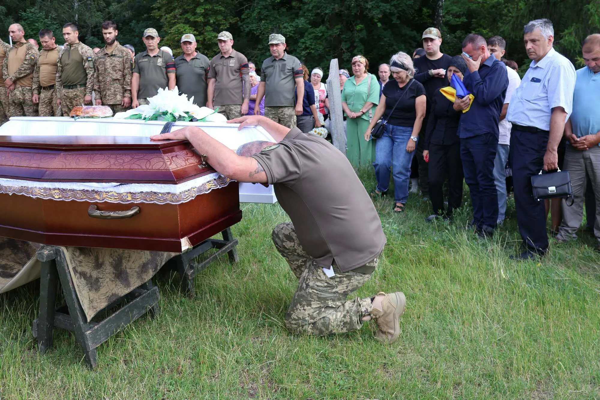 У Лохвицькій громаді попрощалися з Богданом та Діаною, яких у Києві вбила російська ракета