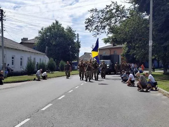 У Лохвицькій громаді попрощалися з Богданом та Діаною, яких у Києві вбила російська ракета