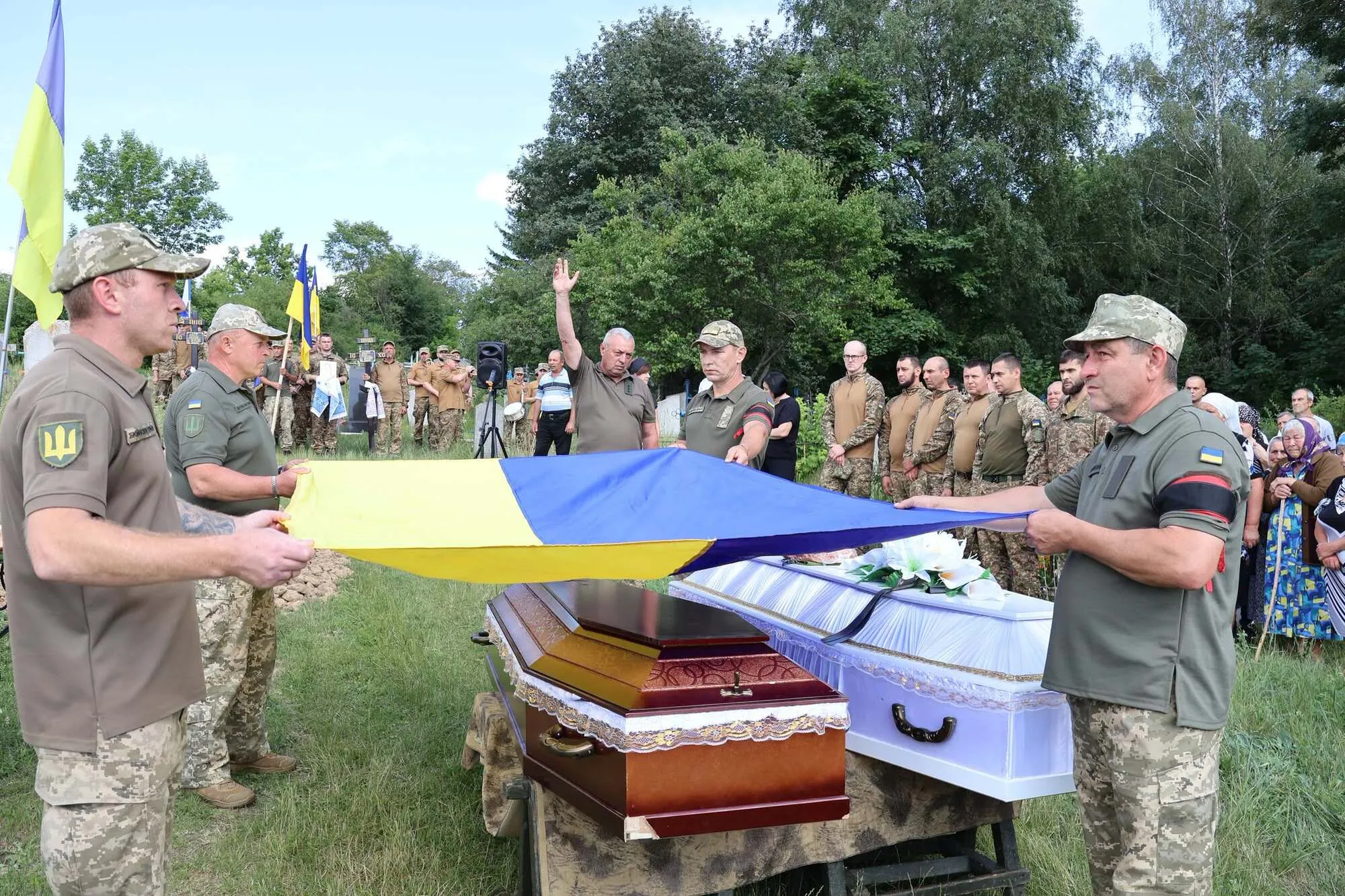 У Лохвицькій громаді попрощалися з Богданом та Діаною, яких у Києві вбила російська ракета