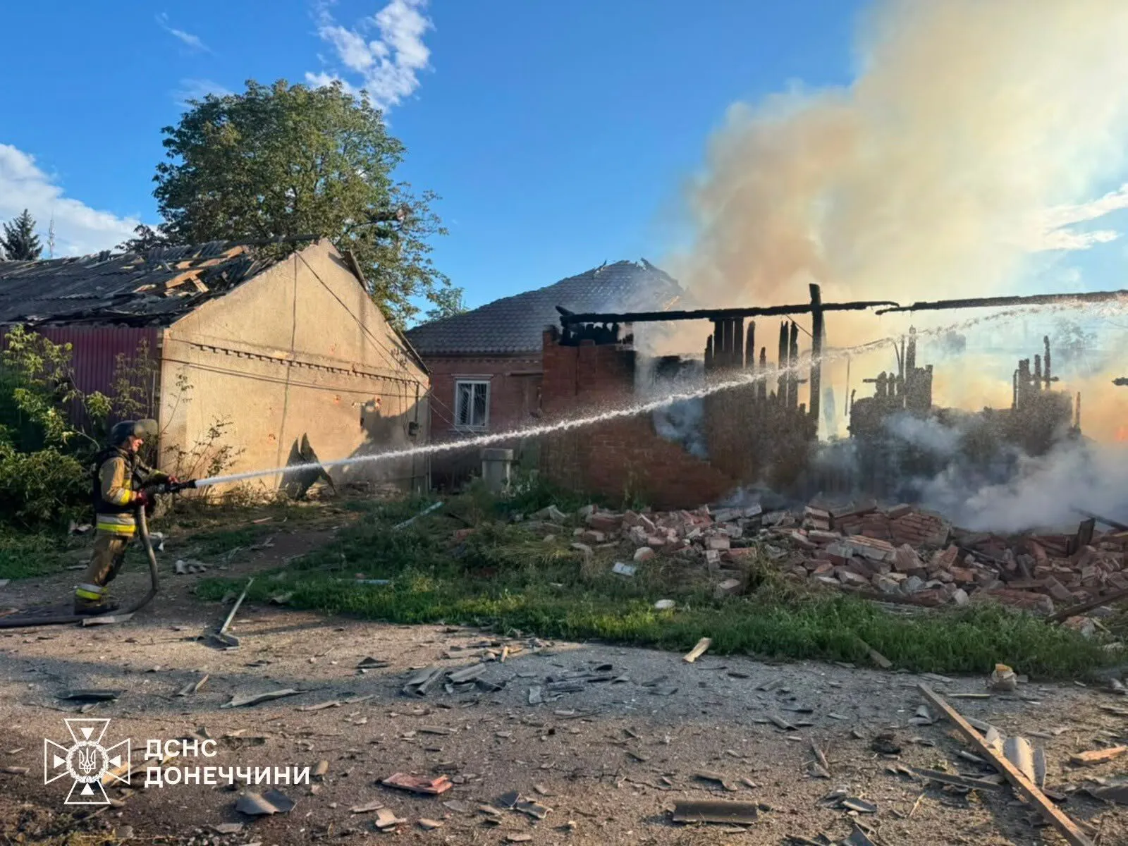 Ворог бив по населених пунктах Донеччини