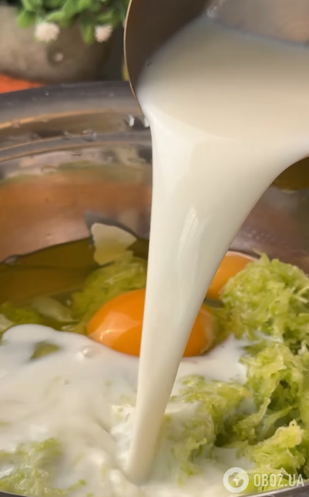 Тонкие кабачковые блинчики с колбасой: получится очень вкусно