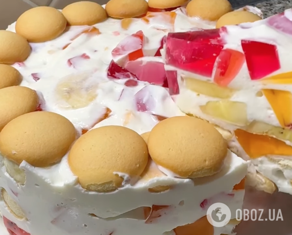 Вкусный летний десерт без выпечки "Битое стекло": делимся простым рецептом