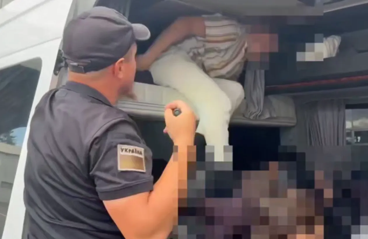 В отношении мужчины пограничники составили административный протокол.