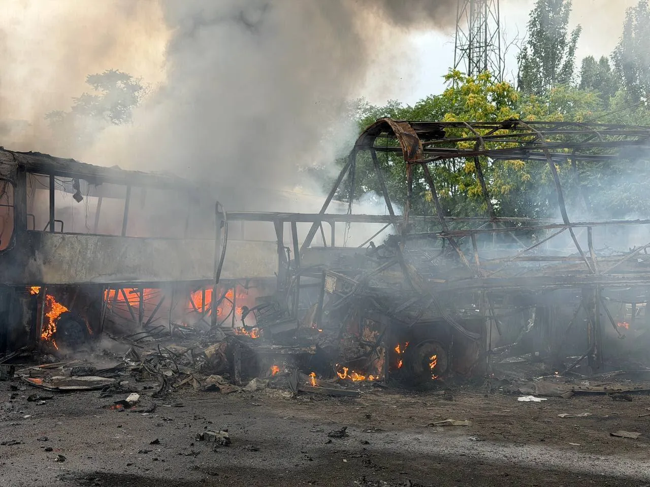 Наслідки удару по автотранспортному підприємству Одеси