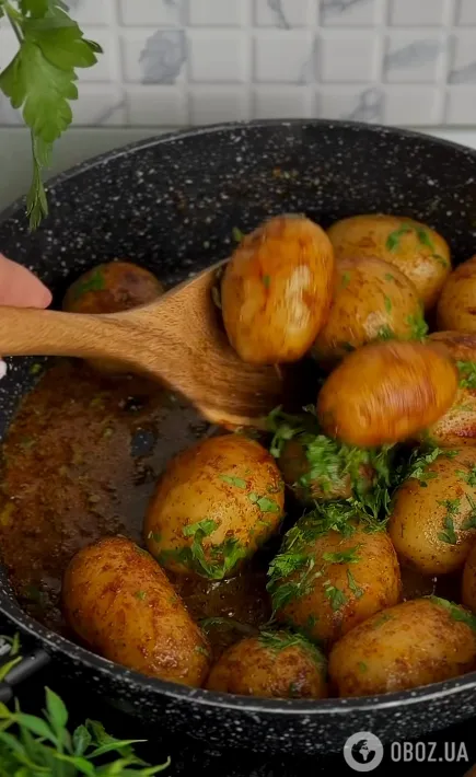 Как вкусно приготовить молодой картофель на ужин: рецепт на сковороде