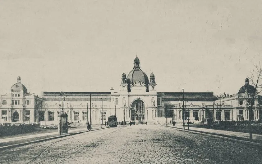 Львовский железнодорожный вокзал в 1904 году – вскоре после своего открытия.