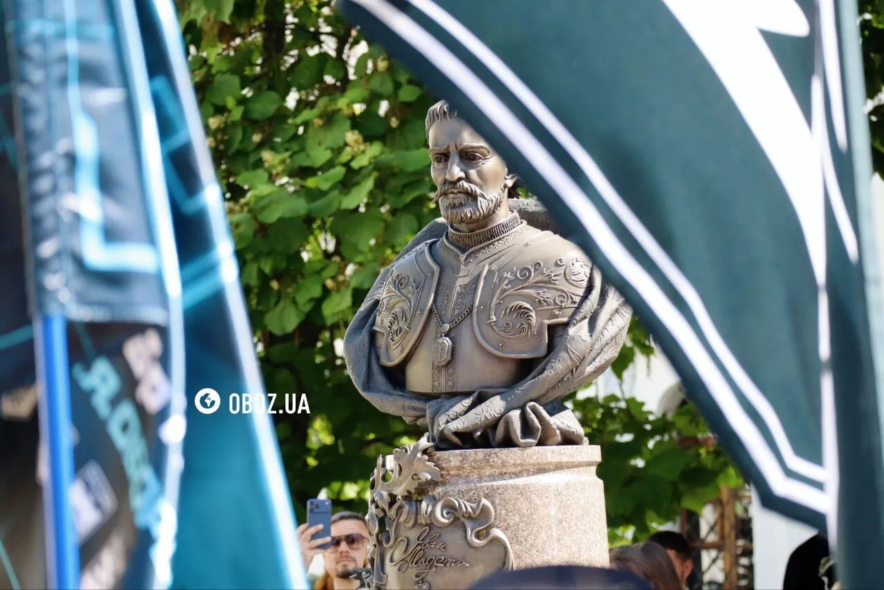 Бюст Івана Мазепи.