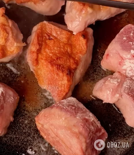 Как вкусно пожарить картофель с мясом и овощами: делимся лучшим рецептом