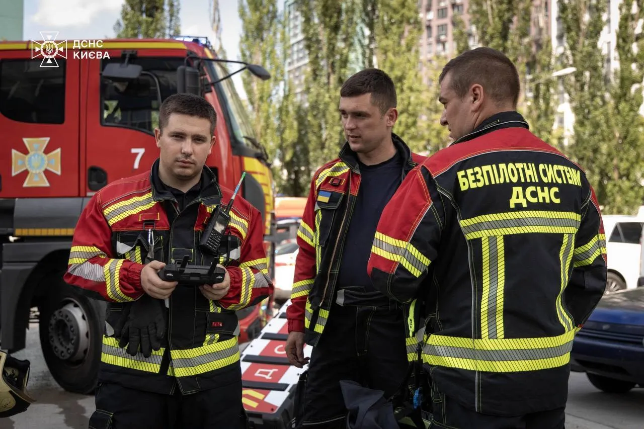 Рятувальники загасили пожежу на площі 800 квадратних метрів.