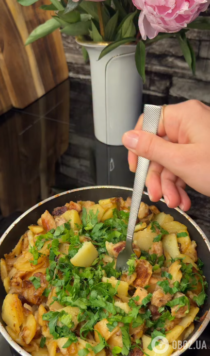 Жареный картофель, как у бабушки: рецепт недорогого и вкусного ужина