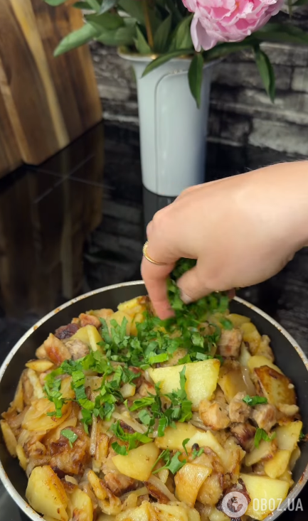 Жареный картофель, как у бабушки: рецепт недорогого и вкусного ужина