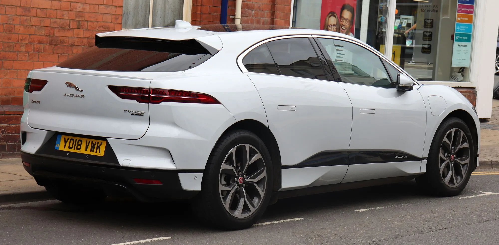 Jaguar I-Pace.