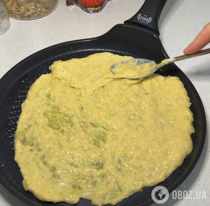 Сытные рулетики из кабачков с крабовыми палочками: готовятся за считанные минуты