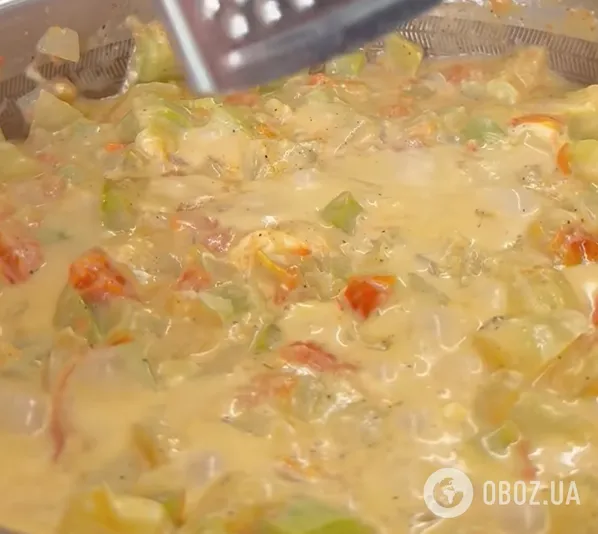 Тушеные кабачки с плавленным сыром и зеленью: делимся легким рецептом вкусного блюда