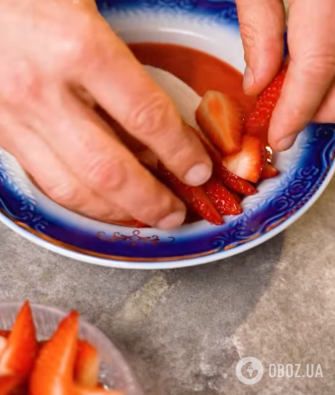 Вкусная клубничная панакота за 10 минут: рецепт летнего десерта без выпечки