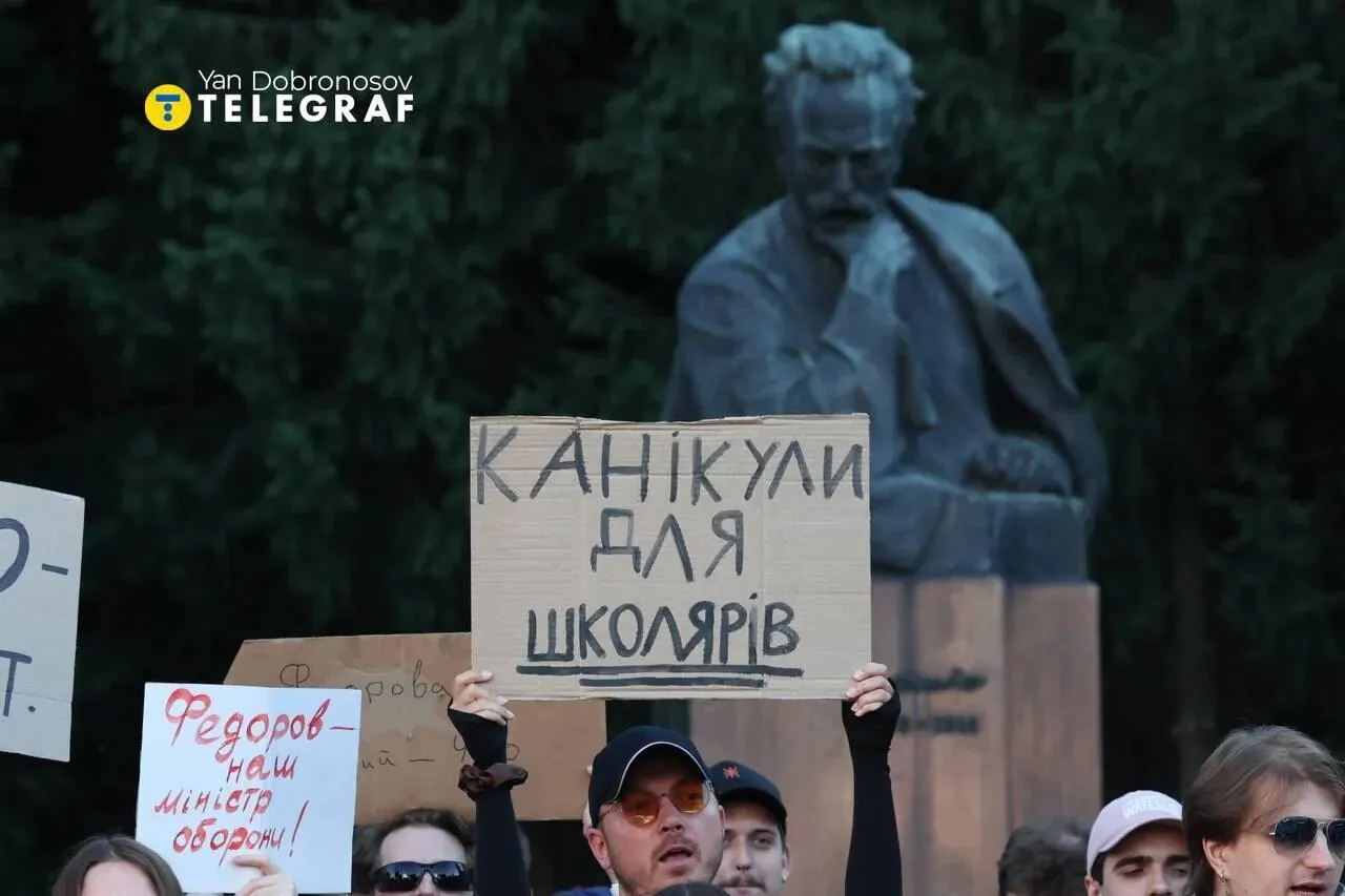 Активисты требуют заменить Сирского на Билецкого