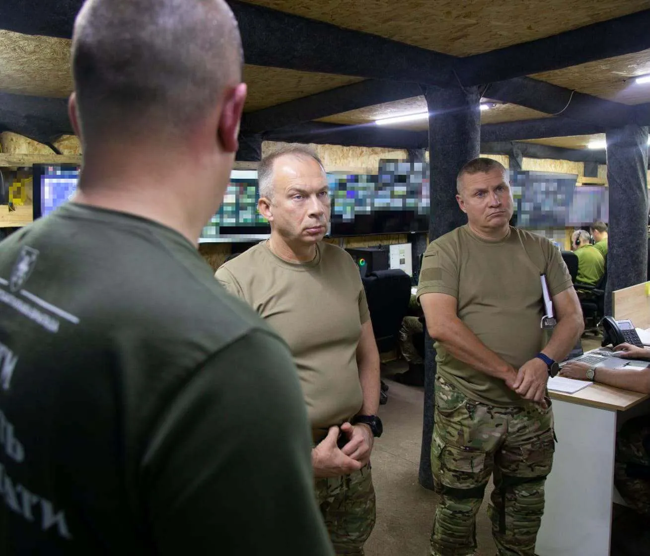 Александр Сирский на встрече с военными, выполняющими боевые задачи на Купянском направлении.