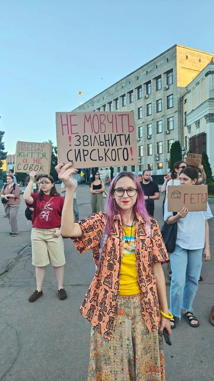 В Житомирі на майдані зібралось близько 40 людей