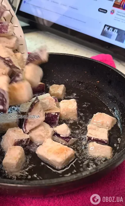 Вкусный салат из помидоров и баклажанов: добавьте пикантную заправку
