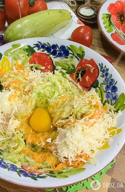Сытные кабачковые оладьи с сыром: можно очень вкусно приготовить на обед