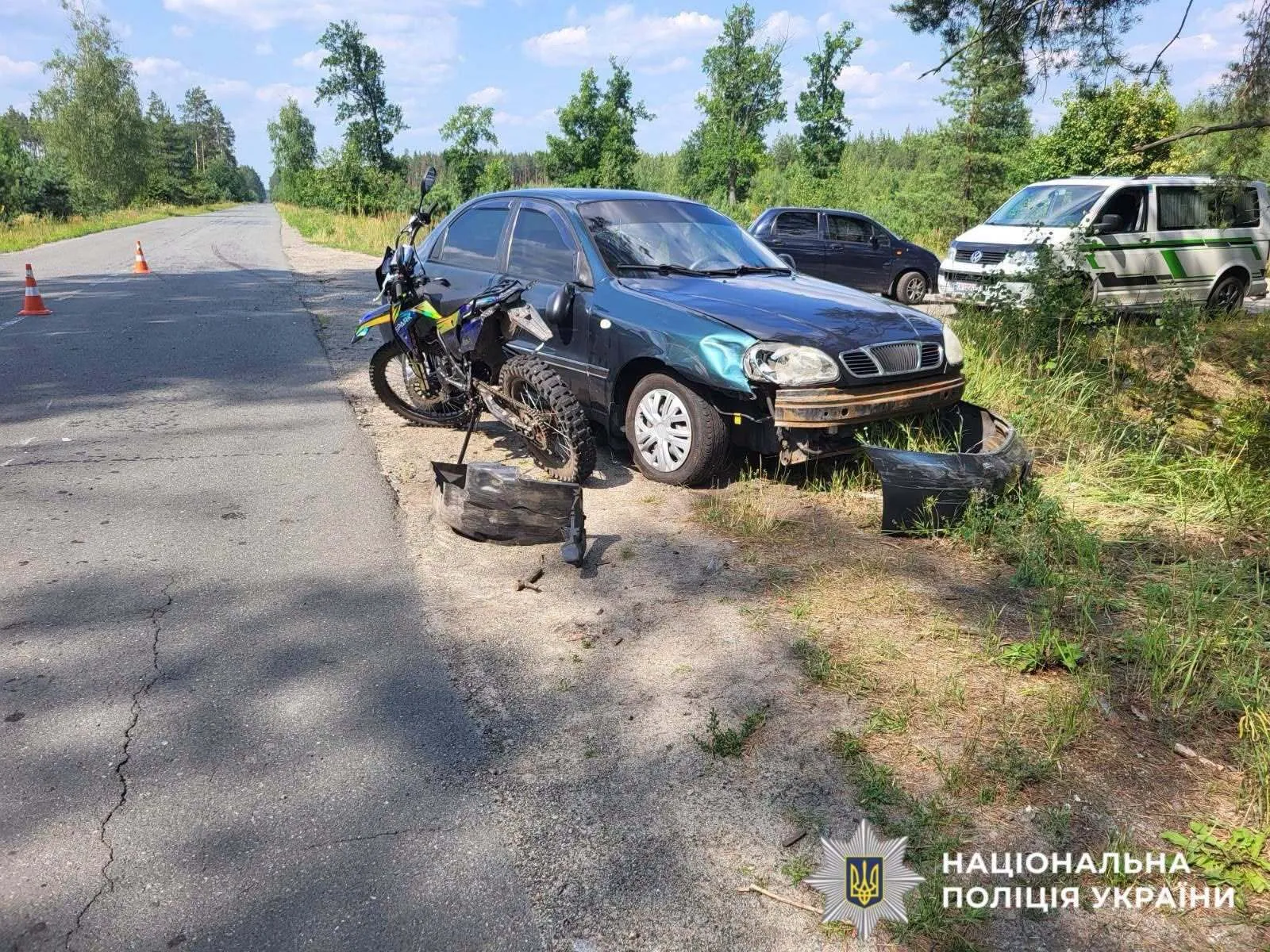 В результате столкновения автомобиля и мотоцикла пострадал подросток.