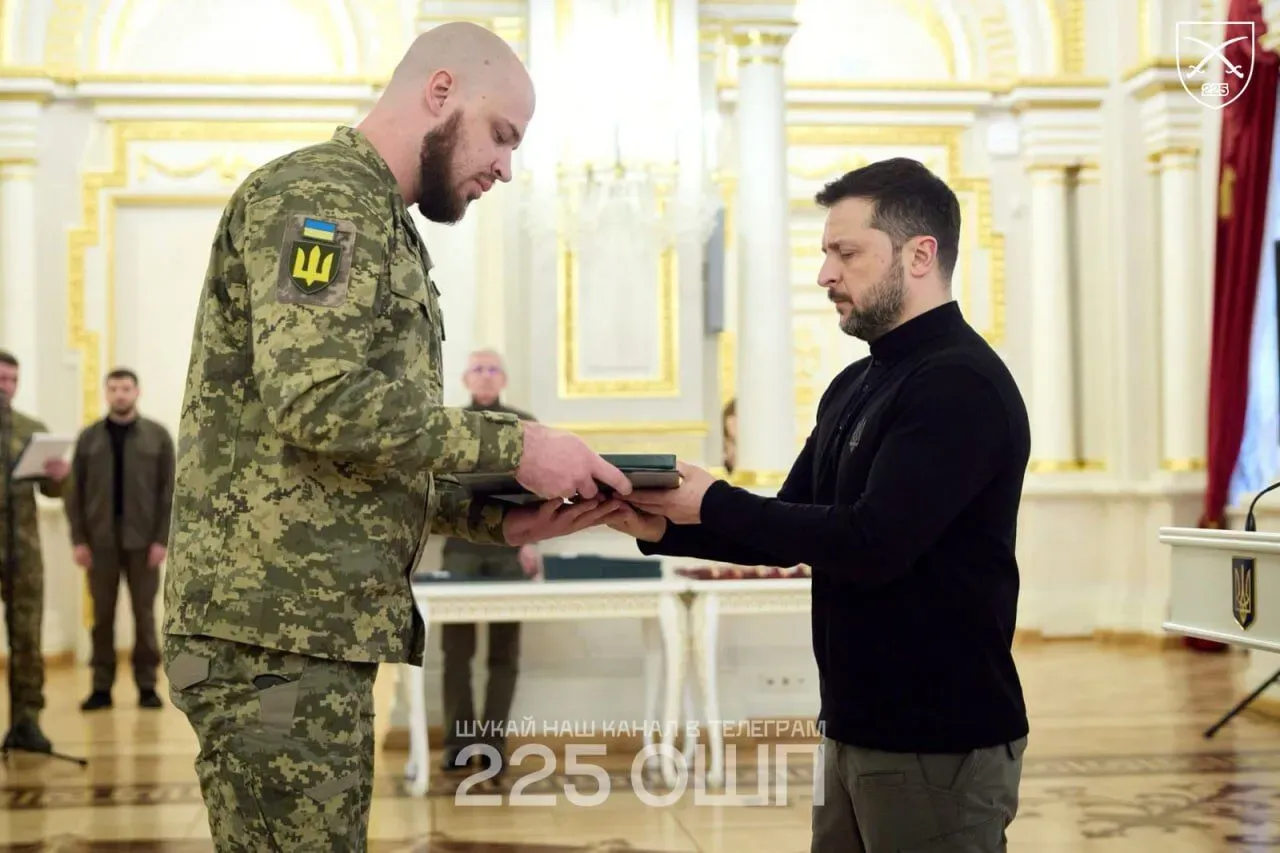 Защитник «Котельва» первым в истории ВСУ получил Серебряную дубовую ветвь к Кресту боевых заслуг.