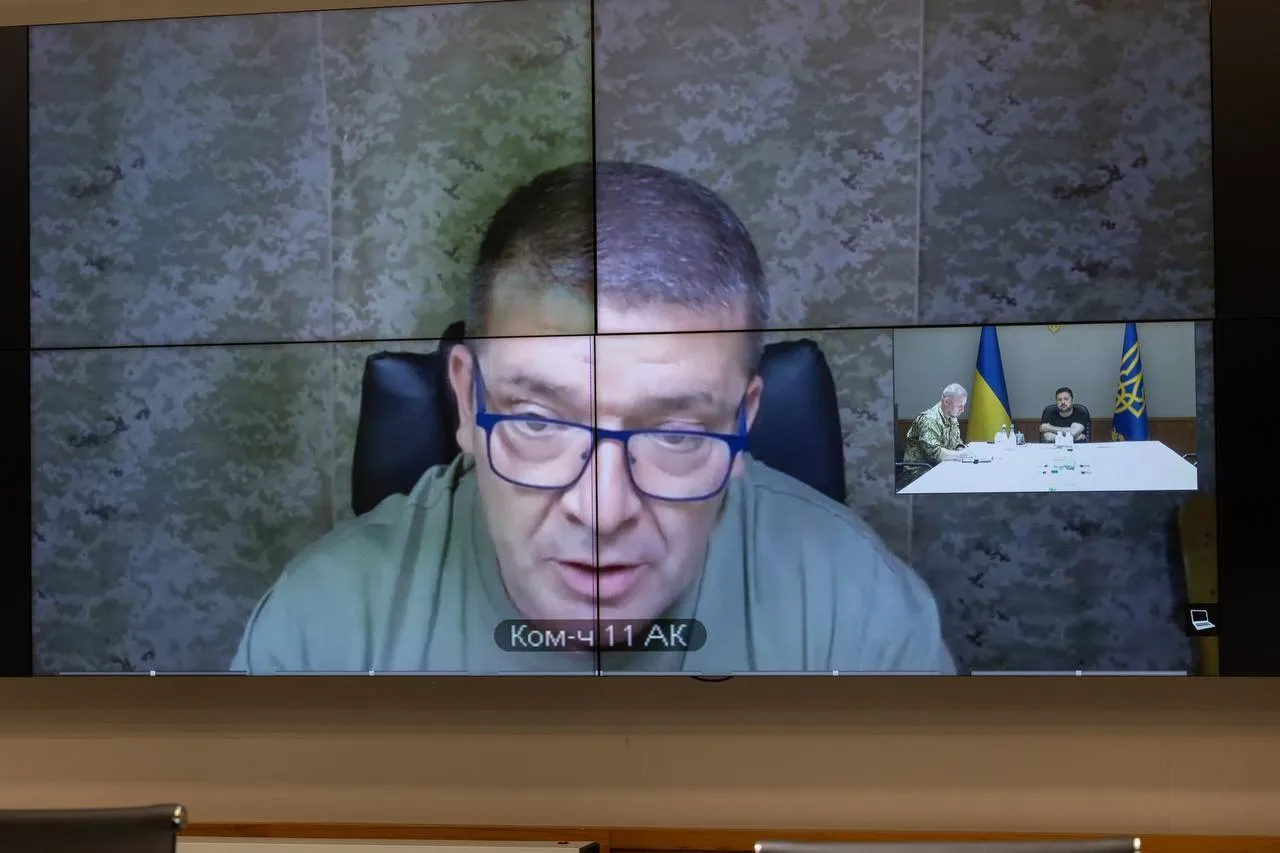 Зеленський провів нараду з армійськими командирами.