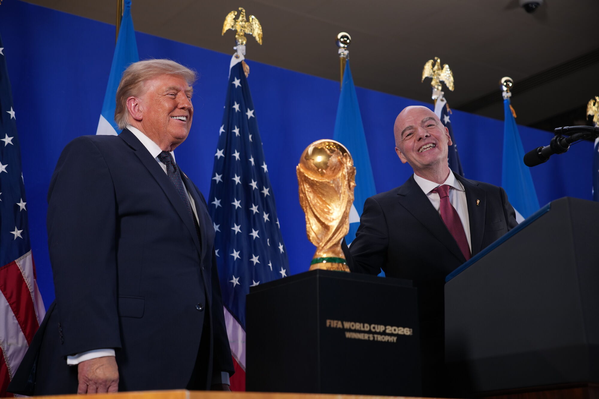 Дональд Трамп и президент ФИФА Джанни Инфанино