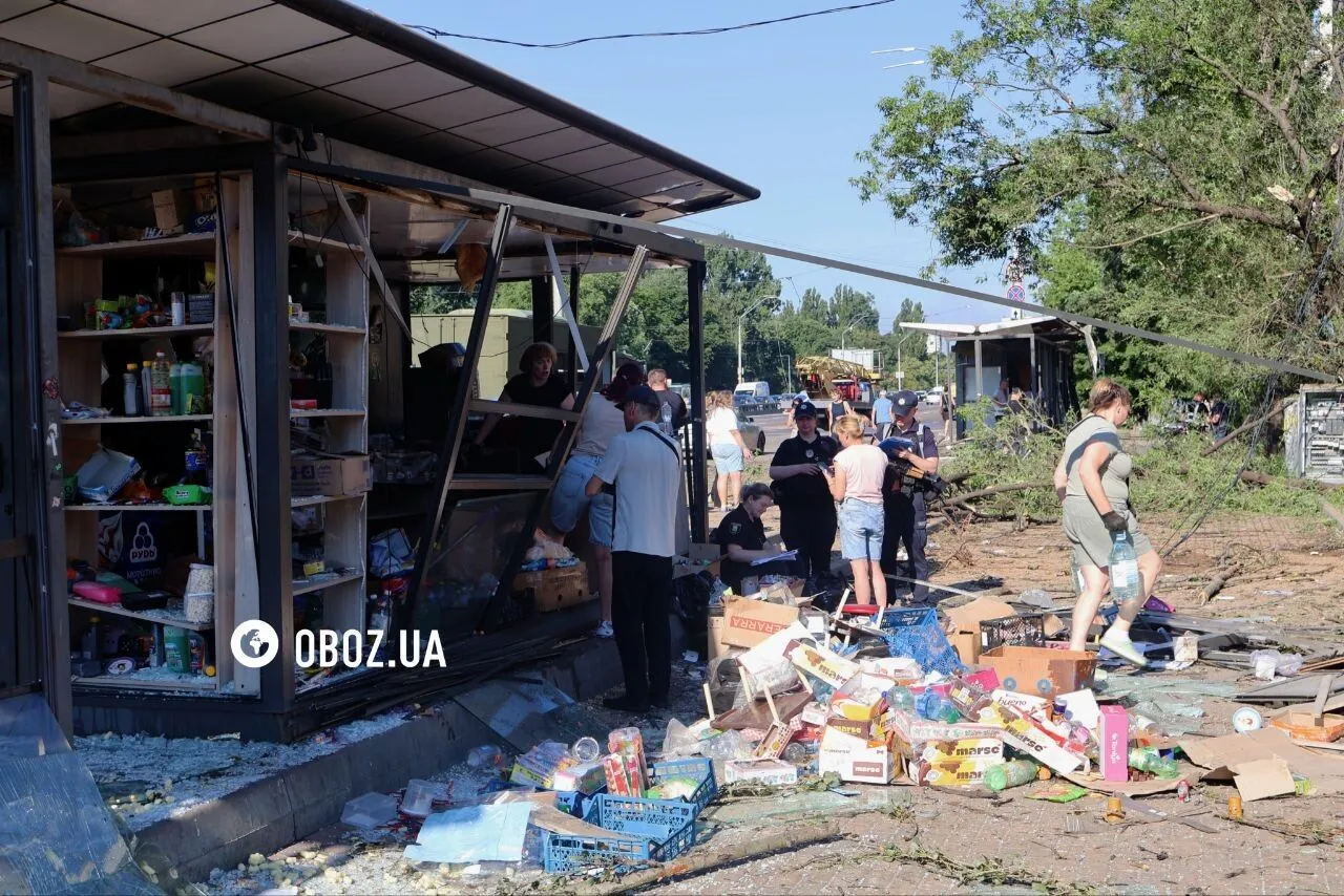 Пошкоджений російською атакою МАФ.