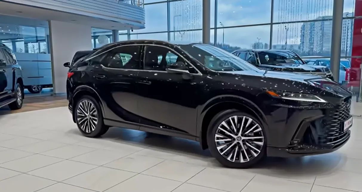 Lexus RX.