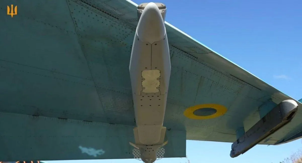 ADM-160 MALD под крылом украинского Су-27