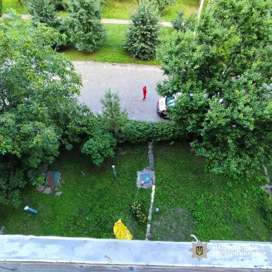 Ребенок упал с высоты 5-го этажа