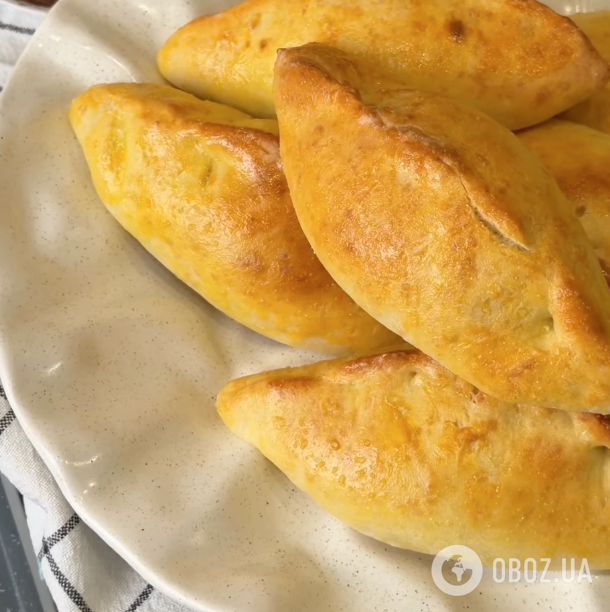 Быстрые творожные пирожки с вареными яйцами и зеленым луком: делимся рецептом лучшего теста