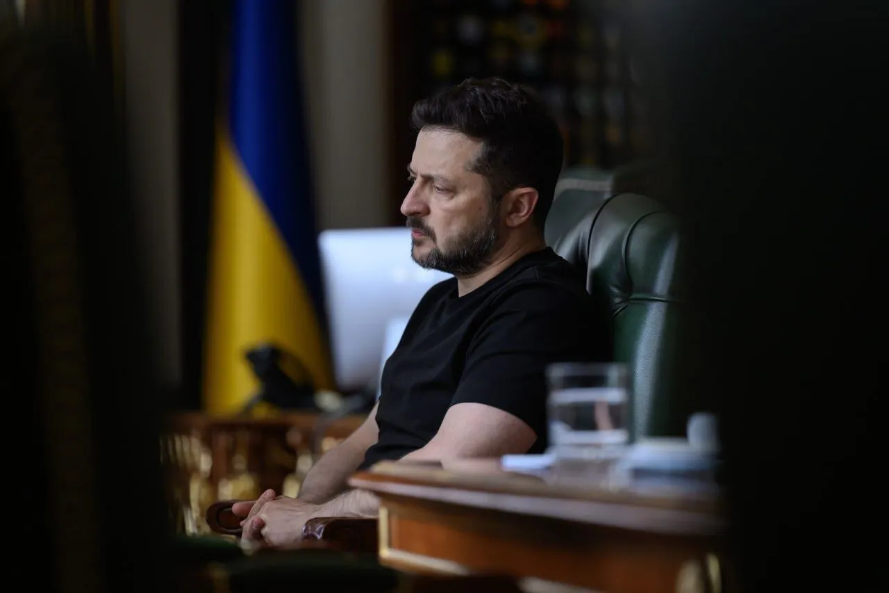 Зеленський заслухав доповідь Ніколюка.