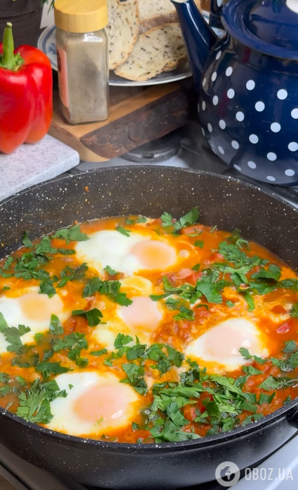 Самая вкусная шакшука с помидорами и перцем: обязательно приготовьте ее этим летом