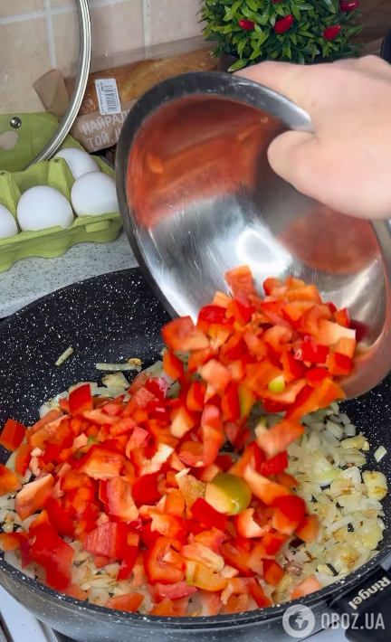 Самая вкусная шакшука с помидорами и перцем: обязательно приготовьте ее этим летом
