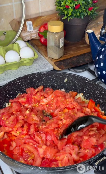 Самая вкусная шакшука с помидорами и перцем: обязательно приготовьте ее этим летом