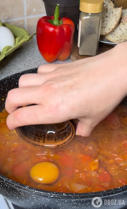 Самая вкусная шакшука с помидорами и перцем: обязательно приготовьте ее этим летом
